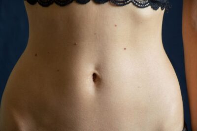 photo d'un nombril de femme photo d'un nombril de femme