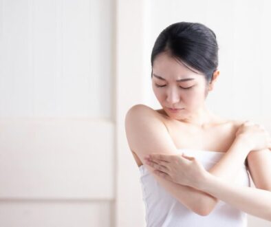 femme avec la maladie de verneuil